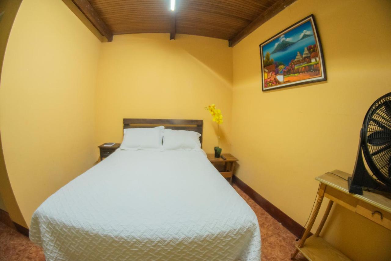 Euro Hostal Ciudad Guatemala Eksteriør billede
